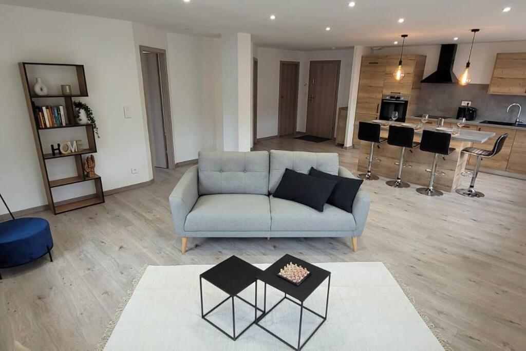 Superbe Appartement Neuf Et Cosy 77 M2 Villers-le-Lac Exterior photo